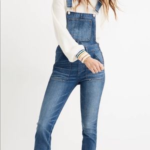 Skinny Overalls in Jansing Wash Size M Tall